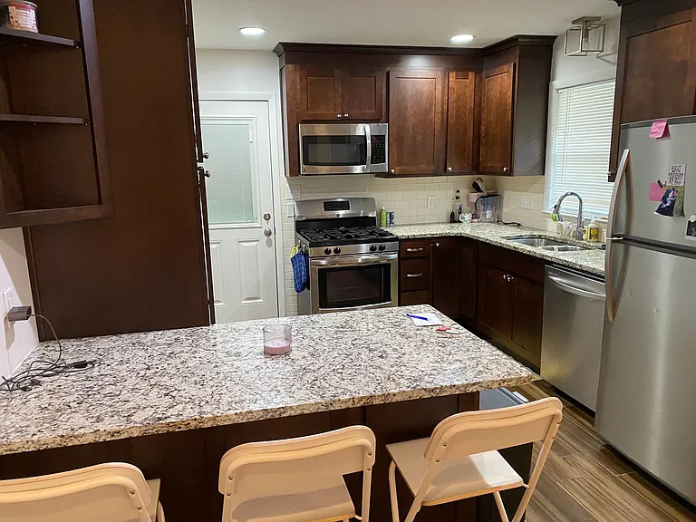 540 Godfrey Ln — Photo 5