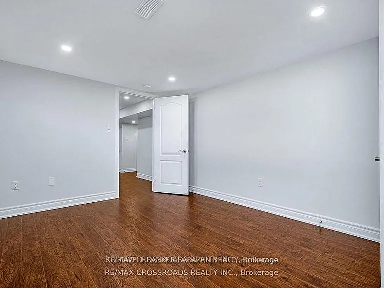 2095 Haig Dr #BASEMENT — Photo 3