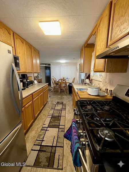 5th image of 733 Pine Woods Road