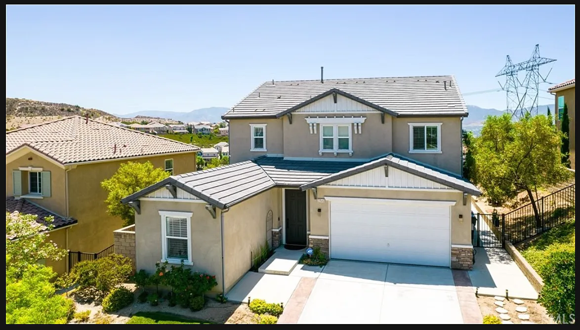 4 bed, 2937 sqft, $4,600 — Photo 2