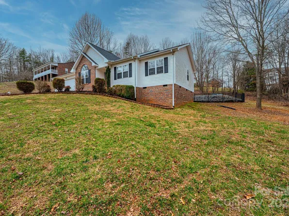 7799 Piney Mountain St, Hickory, NC 28602