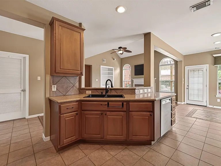 4702 Autumn Orchard Ln — Photo 21
