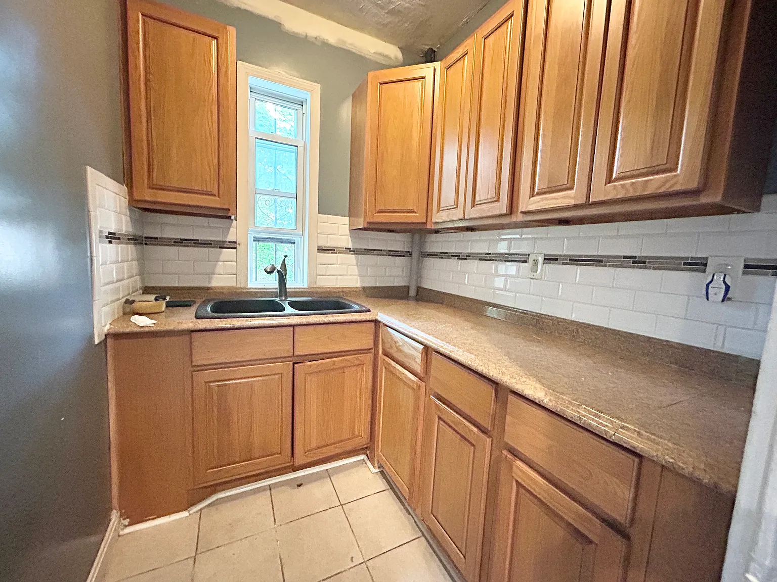 2 bed, 800 sqft, $2,600 — Photo 3
