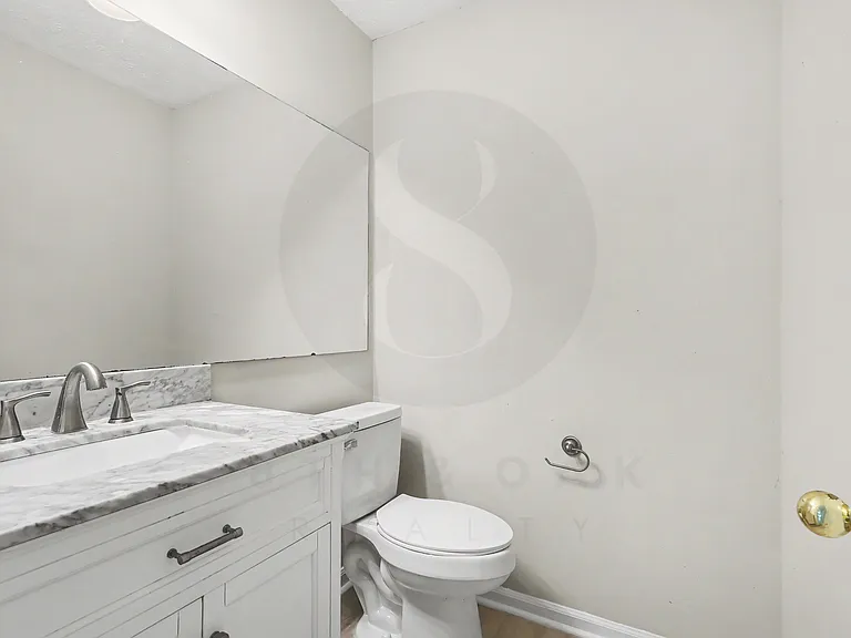 1090 Winter Park Ln — Photo 11