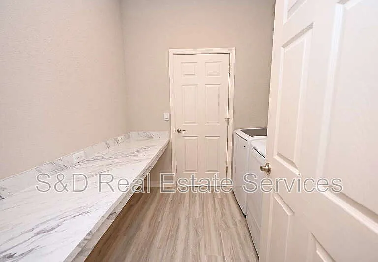 1731 Oceania Ave — Photo 25