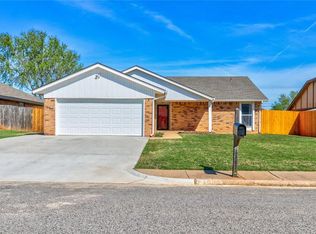 1004 Mars Rd, Edmond, OK 73003
