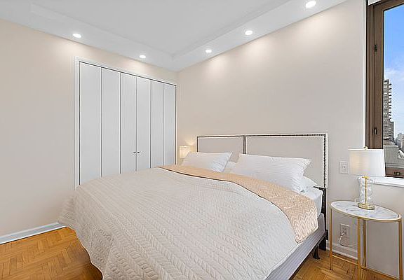 4th image of 524 E 72nd St APT 24F