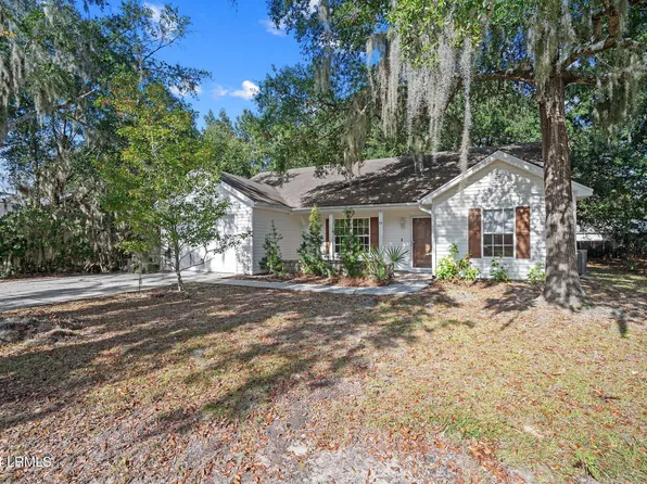 15 Grandiflora Ln, Beaufort, SC 29907