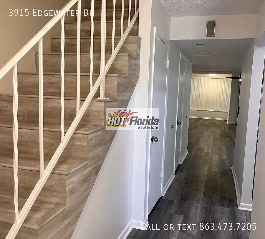Sun 'N Lake 2-Bedroom, 2.5-Bath Condo Spacious Two-Story Living — Photo 3