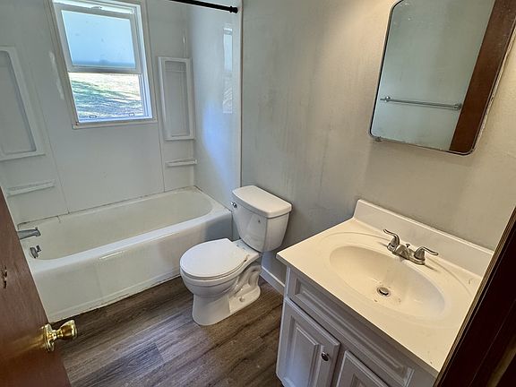 4th image of 1513 W 22nd Ter APT C