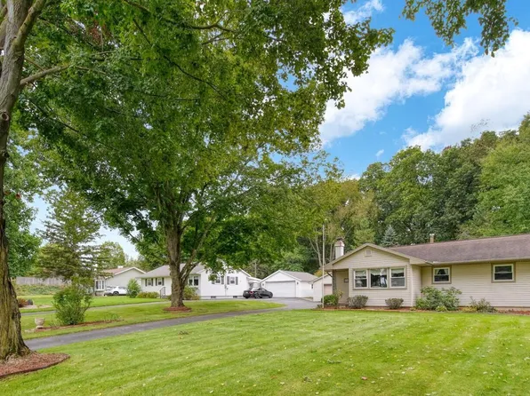 216 Sagamore St, Jackson, MI 49203