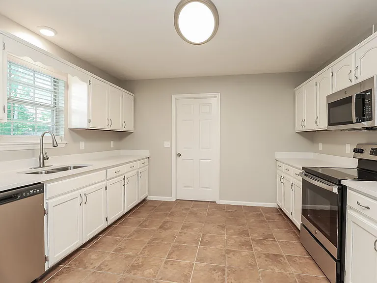 101 Cedar Bend Ct — Photo 6