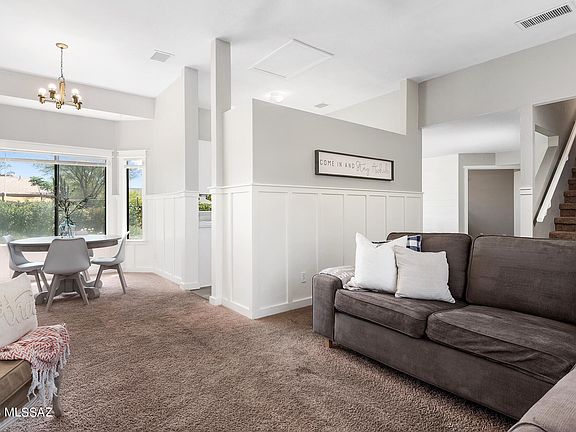 3rd image of 2641 W Bensbrook Pl