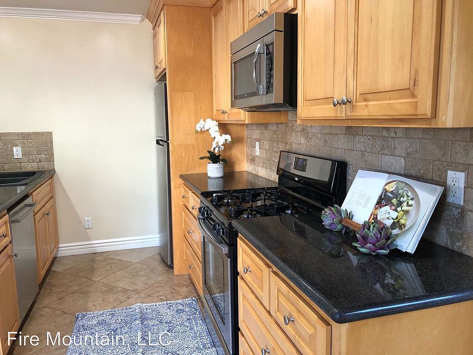 1st image of 2490A Birchwood Way