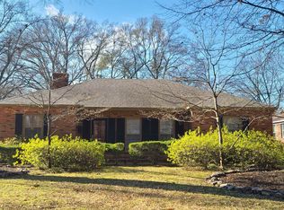 1069 Kings Park Dr, Memphis, TN 38117