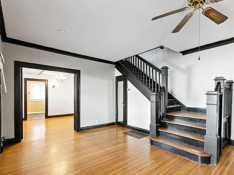 5607 Broadway St — Photo 5