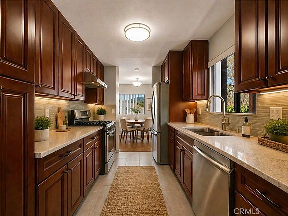 5th image of 1304 Stanley Ave APT 10