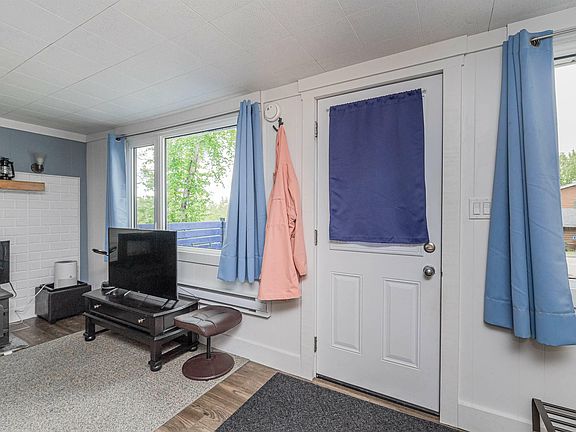 4th image of 421 Lakeview Dr