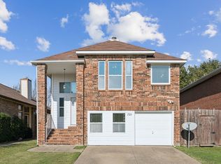 731 Meadowcreek Ct, Garland, TX 75043