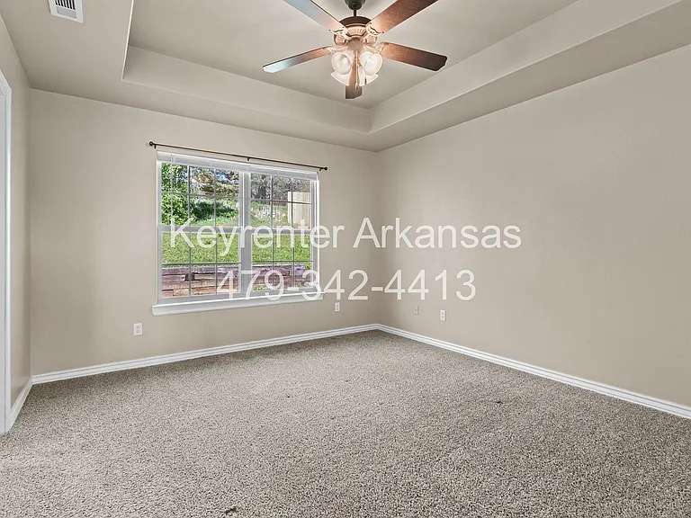 1041 Sara Beth St — Photo 16