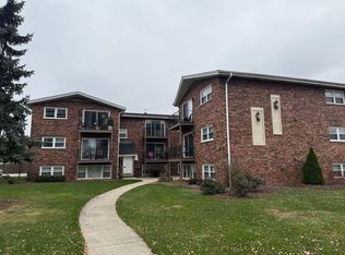 5610 6th Ave #1C, La Grange, IL 60525