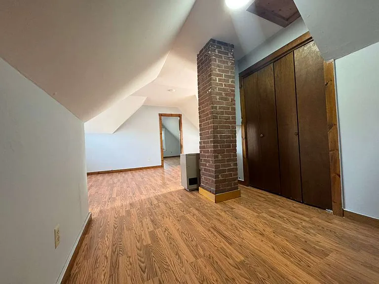 50 Young St #R3 — Photo 19