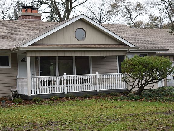 front porch/ entrance