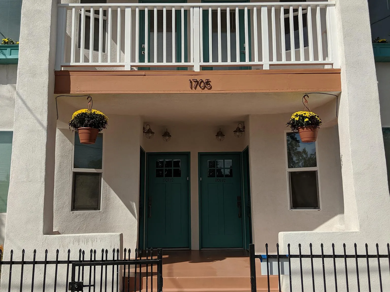 3 bed, 1100 sqft, $3,600 — Photo 2