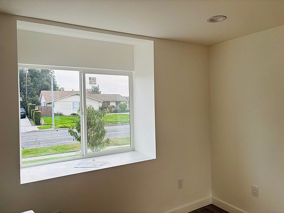 2nd image of 2331 Nutwood Ave #1