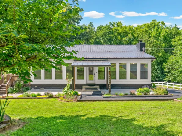 324 Bayview Dr, Bumpus Mills, TN 37028