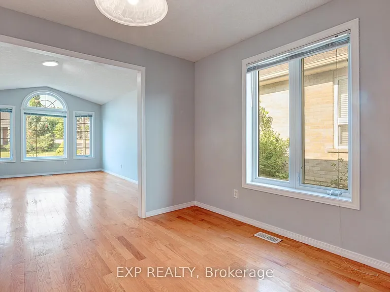 163 Daimler Dr — Photo 10