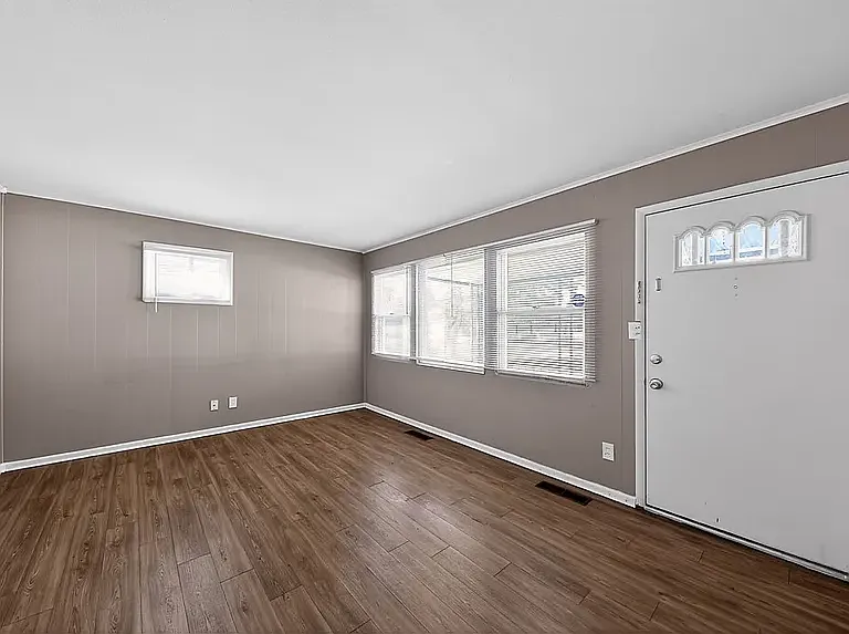 3 bed, 960 sqft, $1,400 — Photo 4