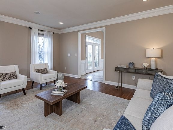 3rd image of 47 Van Zandt Rd