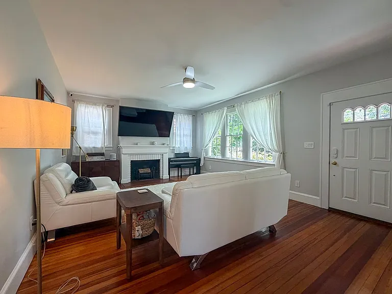 417 SW 10th St — Photo 10