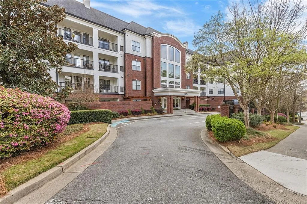 Building Photo - 3275 Lenox Rd NE #314