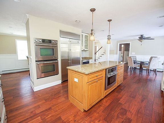 4th image of 102 Sweet Hill Rd