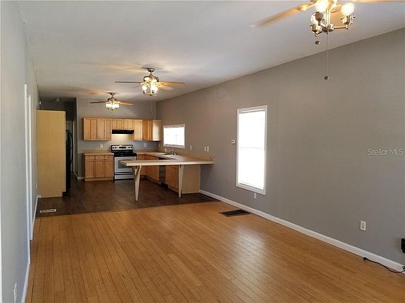 4th image of 2213 E 3rd Ave