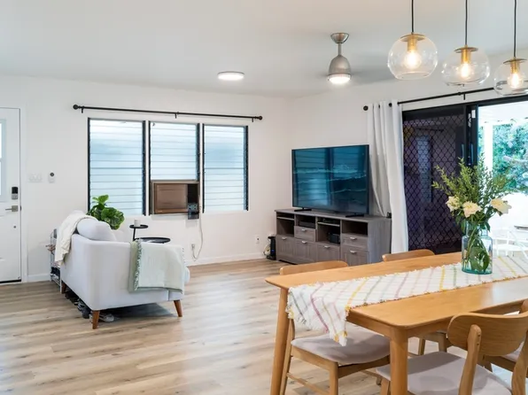 1508 Farrington St #A, Honolulu, HI 96822