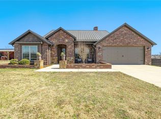 140 SW Highfill St, Gentry, AR 72734