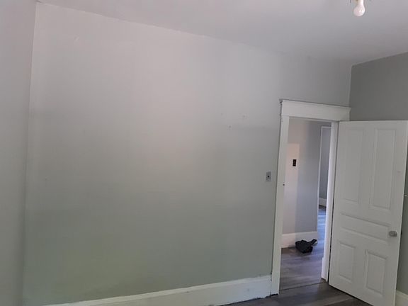 4th image of 164 W Railroad St #2