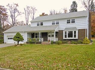 12 Erli St, Wayne, NJ 07470