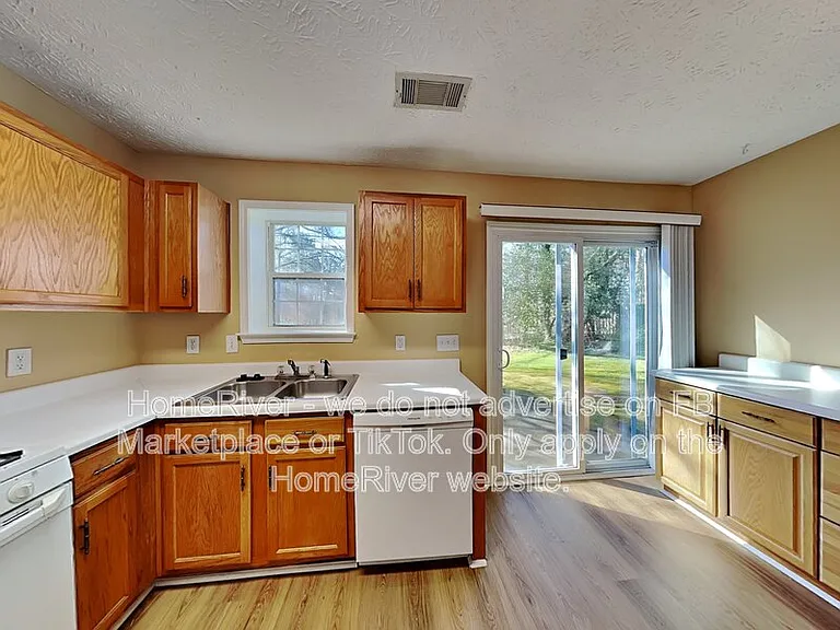1155 Winthrope Chase Dr — Photo 7