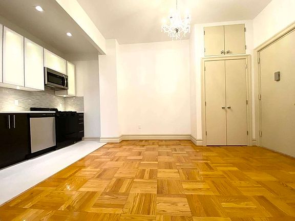 3rd image of 358 W End Ave #3