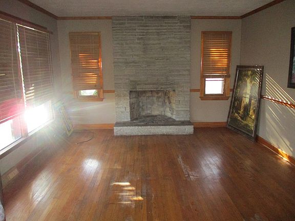 2nd image of 233 Clover St