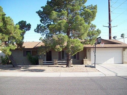 1st image of 3839 W Loma Ln