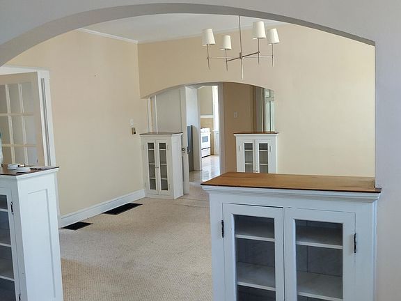 5th image of 6028 Columbia Ave #2