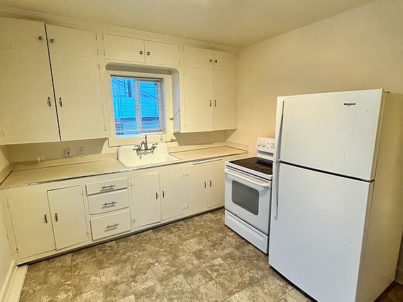 2nd image of 559 NE 2nd St