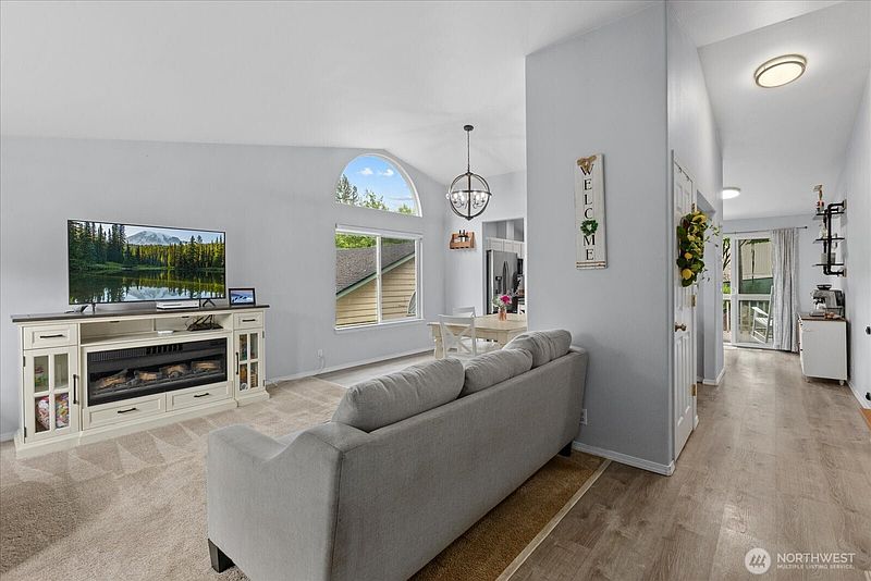 2nd image of 421 Rainbow Place