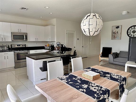 5th image of 415 NE 194th Ln #415