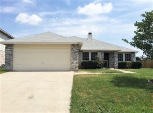 2304 Coyote Trl, Grand Prairie, TX 75052